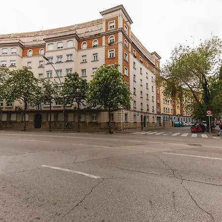 Bravissimo Turbau Entresol A, With 3 Bedrooms Жирона