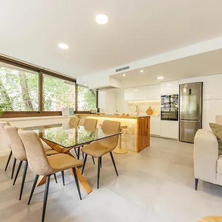 Lejlighed Bravissimo Turbau Entresol A, With 3 Bedrooms