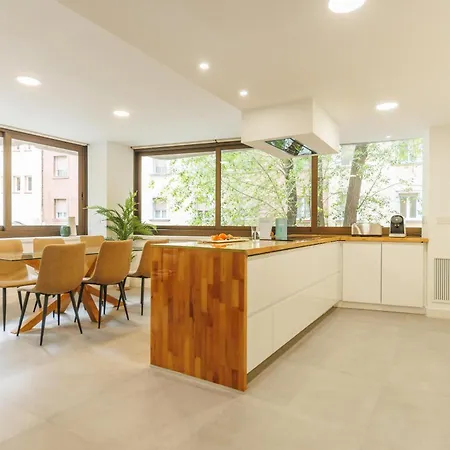 Lejlighed Bravissimo Turbau Entresol A, With 3 Bedrooms