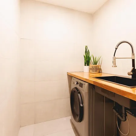Bravissimo Turbau Entresol A, With 3 Bedrooms 지로나