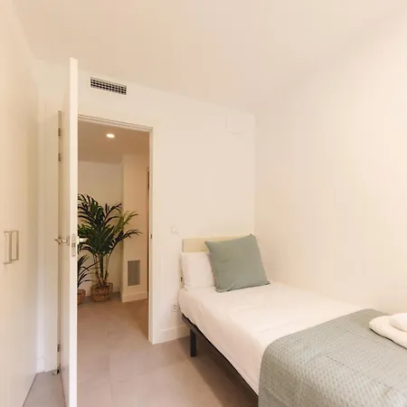 Bravissimo Turbau Entresol A, With 3 Bedrooms *