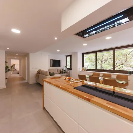 Bravissimo Turbau Entresol A, With 3 Bedrooms Апартаменты *