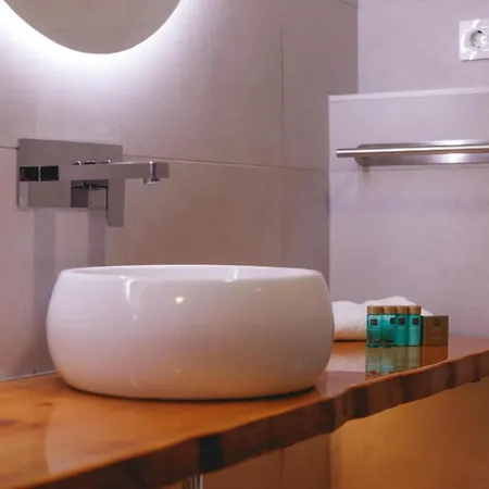 Bravissimo Turbau Entresol A, With 3 Bedrooms Apartment Girona