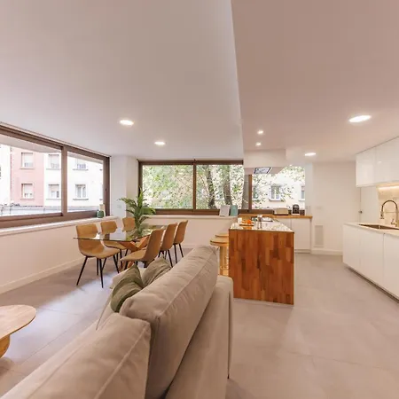 Bravissimo Turbau Entresol A, With 3 Bedrooms *