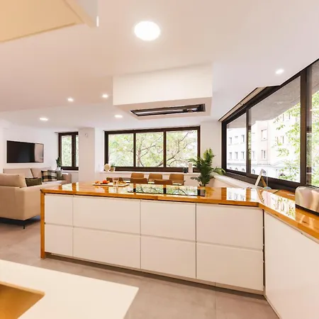 Bravissimo Turbau Entresol A, With 3 Bedrooms