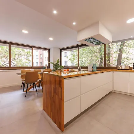 아파트 Bravissimo Turbau Entresol A, With 3 Bedrooms 지로나