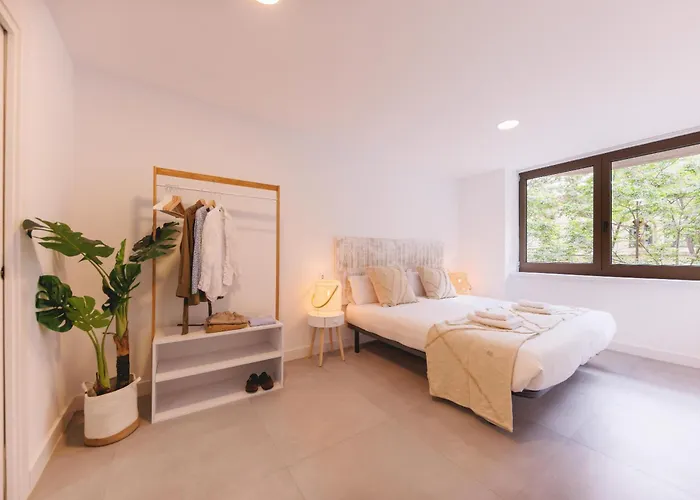 Bravissimo Turbau Entresol A, With 3 Bedrooms