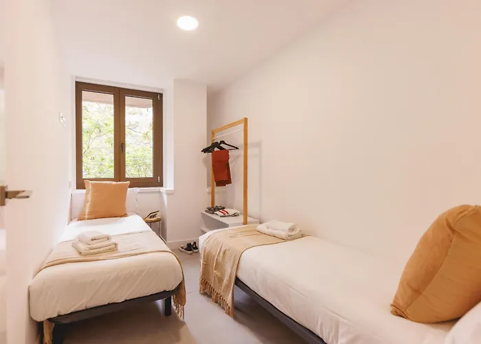 Lejlighed Bravissimo Turbau Entresol A, With 3 Bedrooms