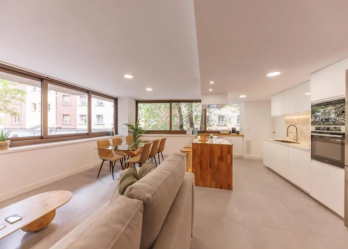 Bravissimo Turbau Entresol A, With 3 Bedrooms *