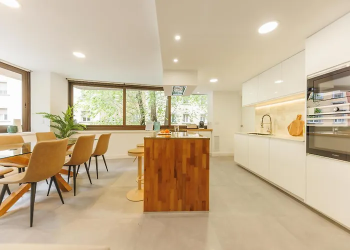 Bravissimo Turbau Entresol A, With 3 Bedrooms