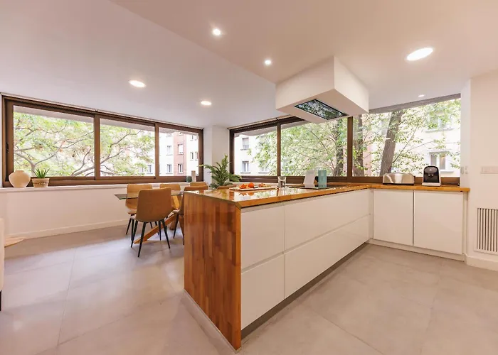 Lejlighed Bravissimo Turbau Entresol A, With 3 Bedrooms Girona